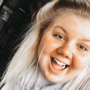 Meet your Posher, Lelia